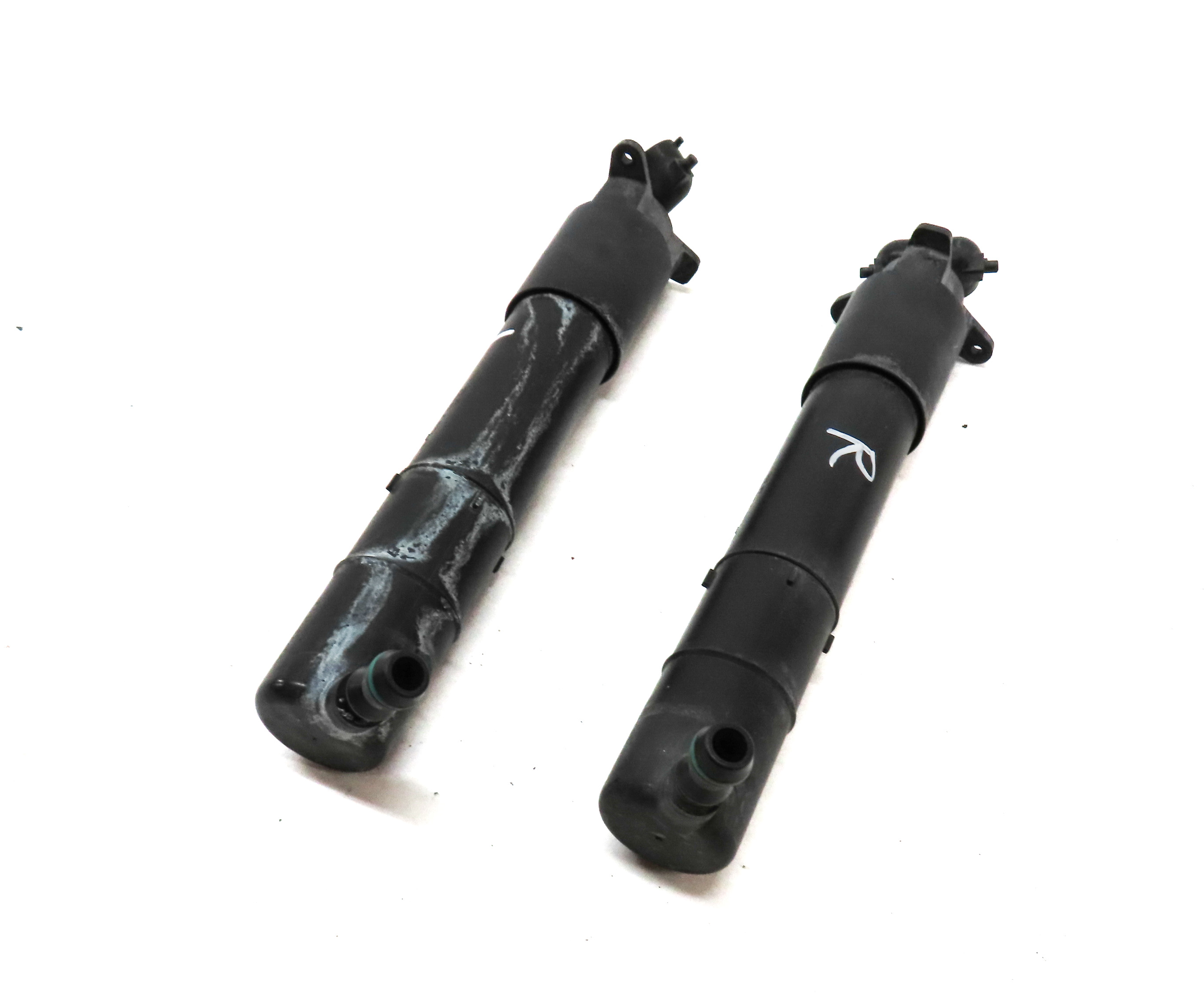 09 PORSCHE CAYENNE (957) FRONT LEFT & RIGHT HEADLIGHT WASHER SPRAY NOZZLE SET/2 — exact item pictured